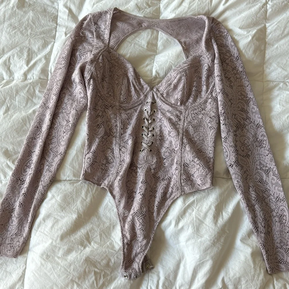 Urban Outfitters lace bodysuit - Picture 3 of 6